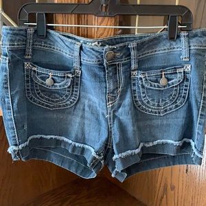 Wallflower Denim Shorts. Jrs. 15